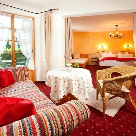 Hotel Huberhof 3*