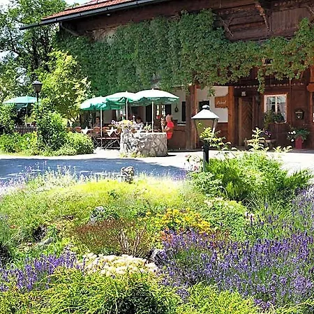 Huberhof Szálloda