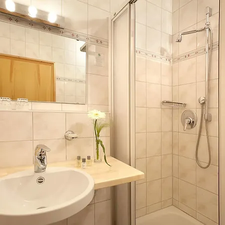 Huberhof 3* شفانغو